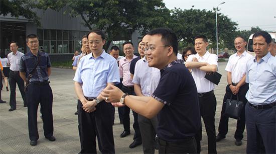 溫江區區長(cháng)一行來(lái)永亨溫江海峽科技園智造基地參觀(guān)指導